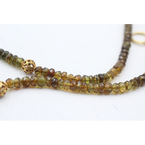 31 - 18ct gold carved bowenite & tourmaline necklace (41.9g)