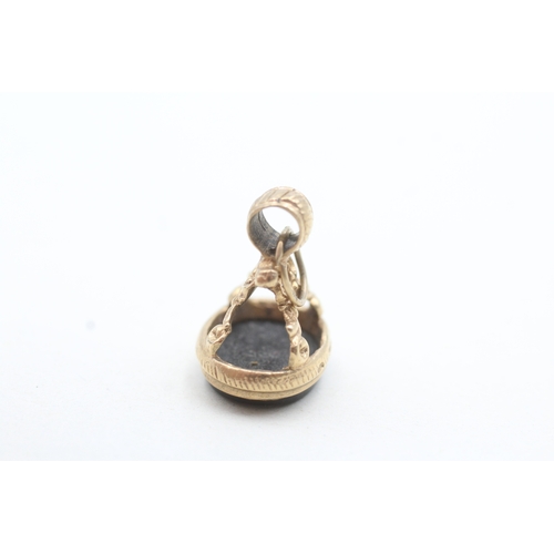 35 - 9ct gold onyx fob seal (3.5g)