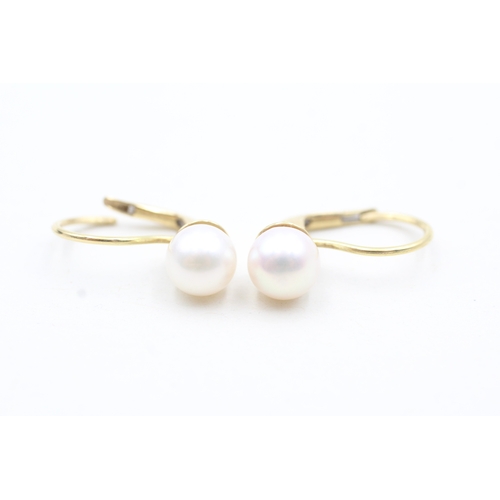 37 - 18ct gold cultured pearl set leverback earrings (2.5g)