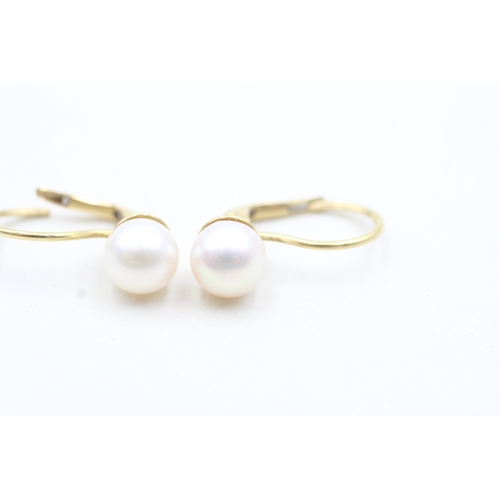 37 - 18ct gold cultured pearl set leverback earrings (2.5g)