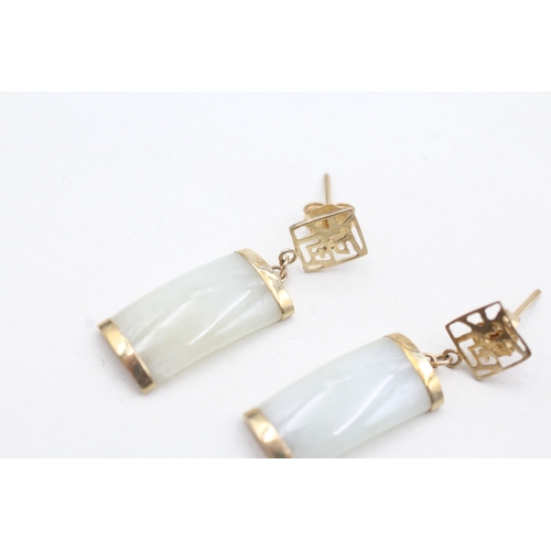 49 - 9ct gold jade drop earrings (3g)