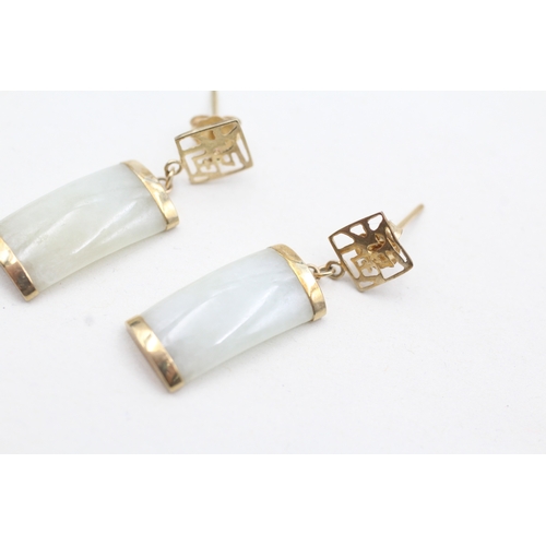 49 - 9ct gold jade drop earrings (3g)