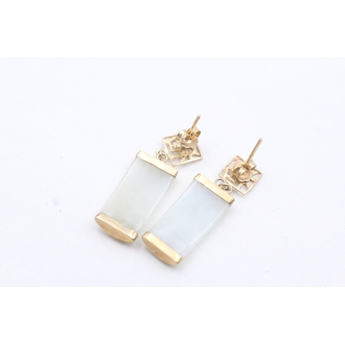 49 - 9ct gold jade drop earrings (3g)