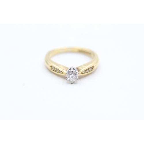 57 - 18ct gold and diamond ring (3.7g) Size K 1/2