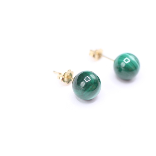 64 - 14ct gold malachite sphere stud earrings (2.6g)