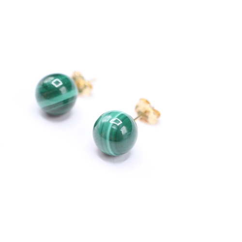 64 - 14ct gold malachite sphere stud earrings (2.6g)