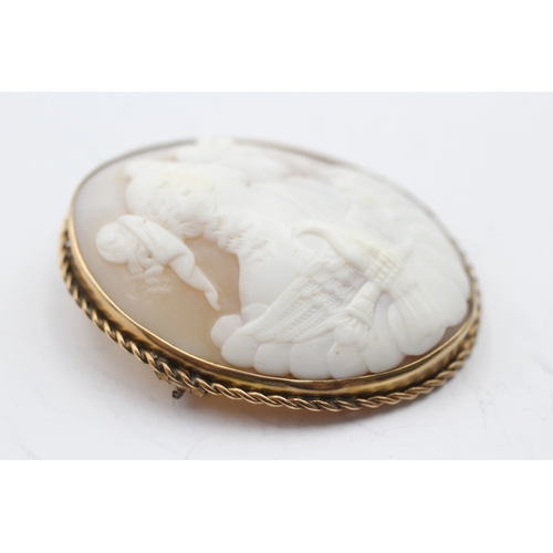 8 - 9ct gold shell cameo brooch (18.3g)