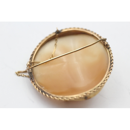 8 - 9ct gold shell cameo brooch (18.3g)