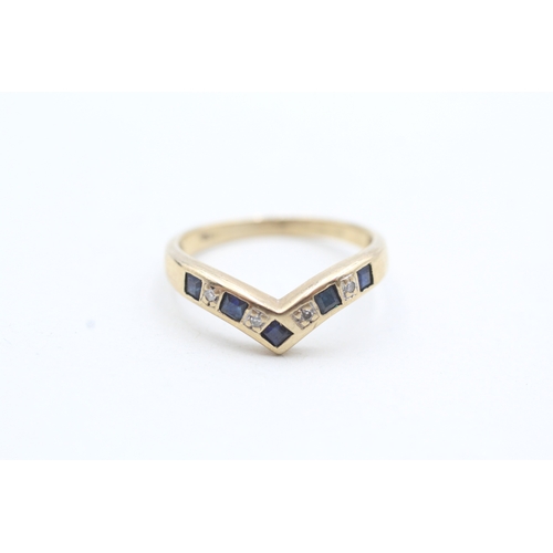 97 - 9ct gold blue gemstone and diamond chevron ring (1.6g) Size L