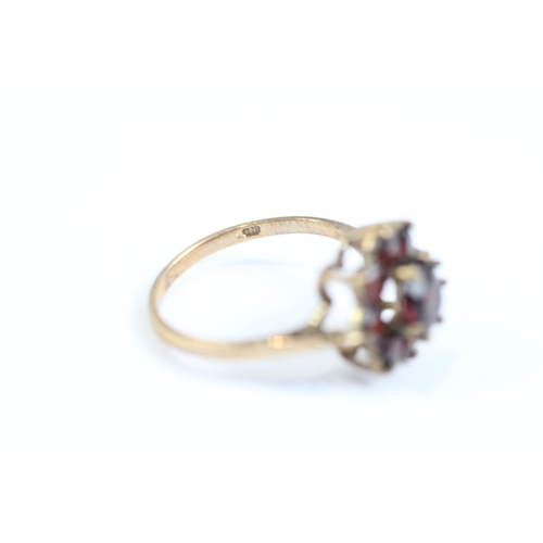 16 - 9ct gold vintage garnet cluster ring (1.9g) Size K 1/2