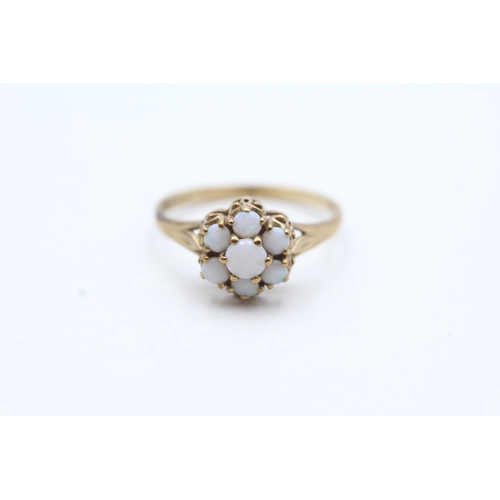 193 - 9ct gold vintage opal cluster ring (1.6g) Size K 1/2