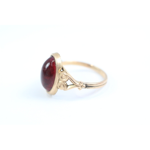 22 - 9ct gold cabochon cut red gemstone dress ring (1.8g) Size K 1/2