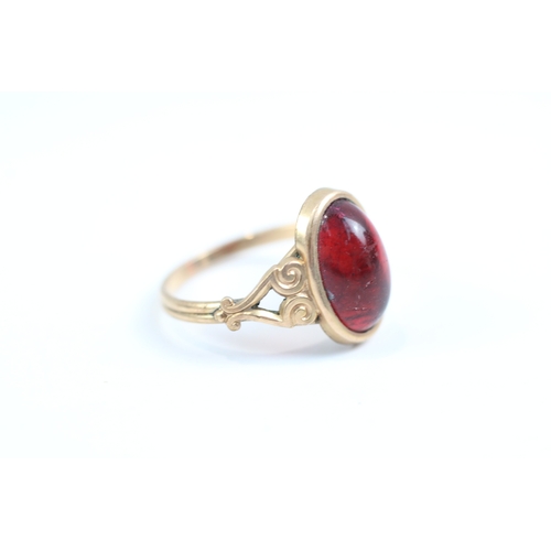 22 - 9ct gold cabochon cut red gemstone dress ring (1.8g) Size K 1/2