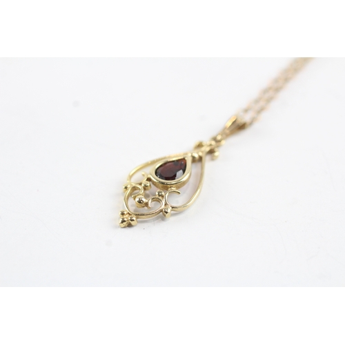 225 - 2x 9ct gold garnet stud earrings & necklace