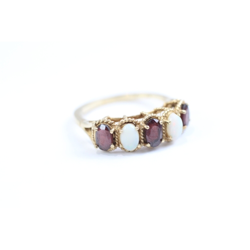 23 - 9ct gold vintage opal & garnet five stone ring (2.5g) Size L