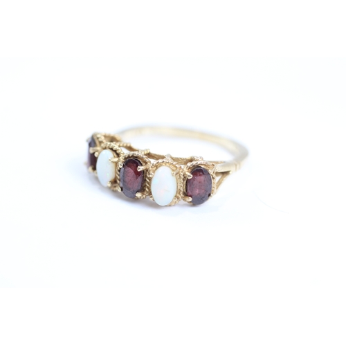 23 - 9ct gold vintage opal & garnet five stone ring (2.5g) Size L