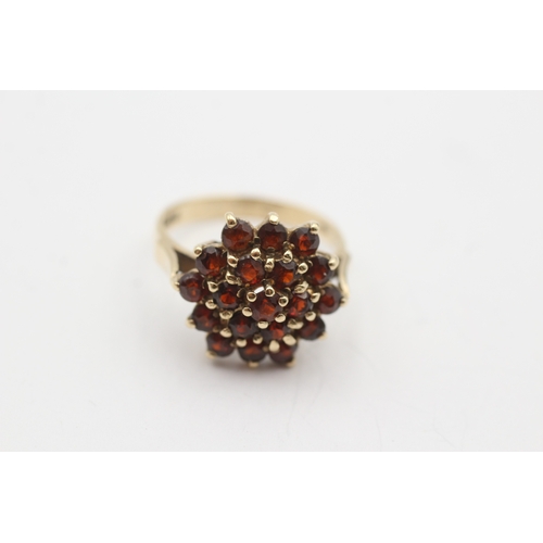 240 - 9ct gold vintage garnet cocktail ring (4.5g) Size Q 1/2