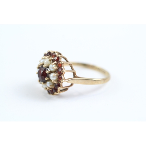 28 - 9ct gold vintage garnet & cultured pearl cluster ring (2.8g) Size N