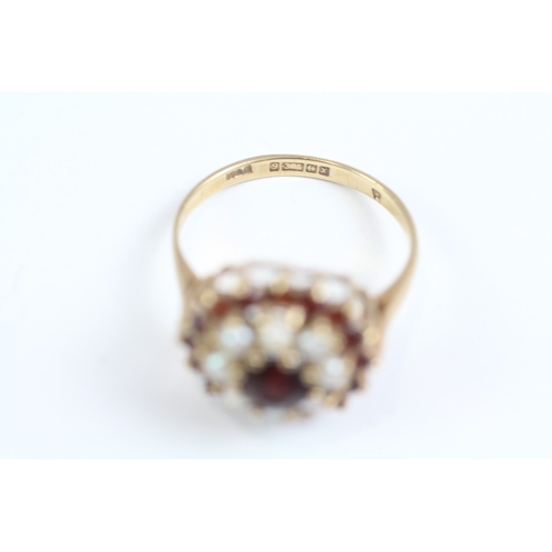 28 - 9ct gold vintage garnet & cultured pearl cluster ring (2.8g) Size N