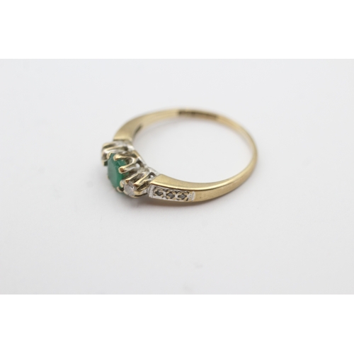 40 - 9ct gold vintage emerald & diamond dress ring (1.8g) Size M 1/2