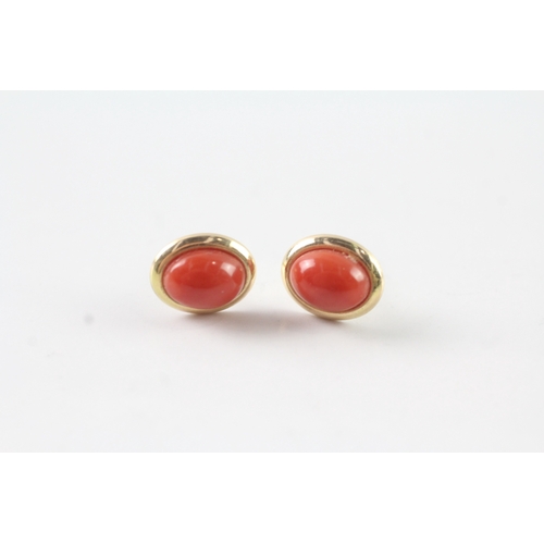 92 - 9ct gold coral stud earrings