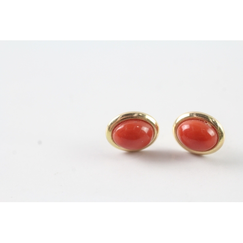 92 - 9ct gold coral stud earrings