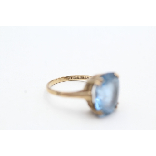 96 - 9ct gold vintage oval cut blue gemstone dress ring (2.7g) Size J