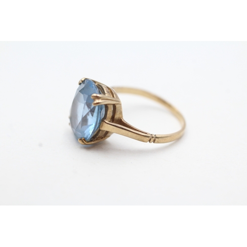 96 - 9ct gold vintage oval cut blue gemstone dress ring (2.7g) Size J