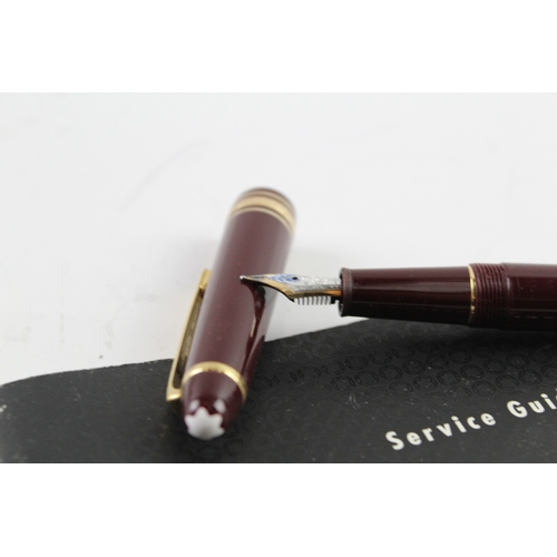 451 - Montblanc Meisterstuck Burgundy Fountain Pen w/ 14ct White Gold Nib WRITING