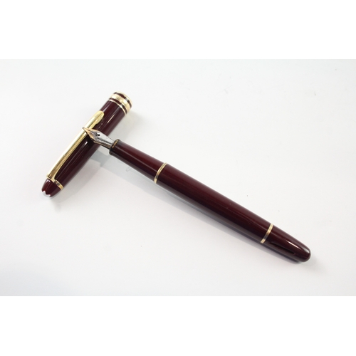 453 - Montblanc Meisterstuck Burgundy Fountain Pen w/ 14ct White Gold Nib WRITING