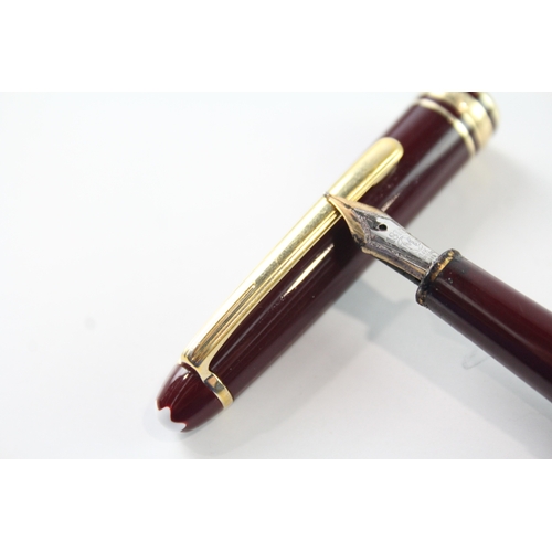 453 - Montblanc Meisterstuck Burgundy Fountain Pen w/ 14ct White Gold Nib WRITING