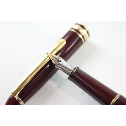 453 - Montblanc Meisterstuck Burgundy Fountain Pen w/ 14ct White Gold Nib WRITING