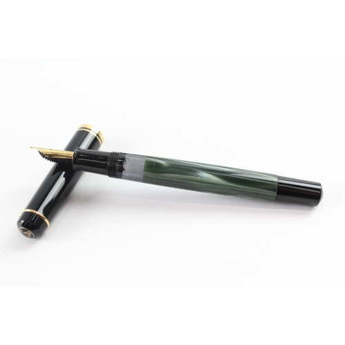 455 - Vintage Pelikan M150 Green Marble & Black Fountain Pen w/ Gold Plate Nib WRITING