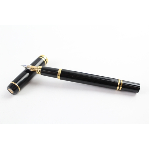 457 - Vintage Waterman Ideal Black Lacquer Fountain Pen w/ 18ct Gold Nib WRITING