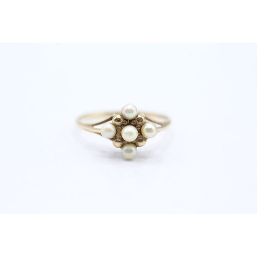 117 - 9ct gold and cultured pearl ring (1.6g) Size R