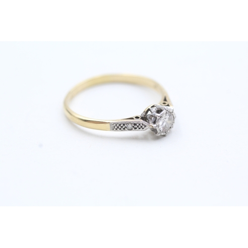 143 - 18ct gold & platinum vintage diamond solitaire ring (2.2g) Size O 1/2