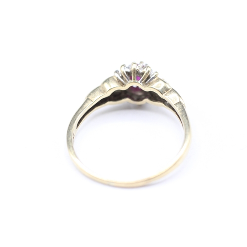 170 - 9ct gold ruby and diamond set ring (3.1g) Size S