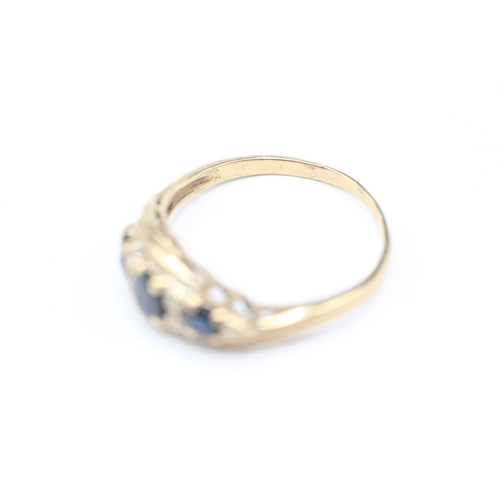 171 - 9ct gold sapphire and diamond ring (2.3g) Size P