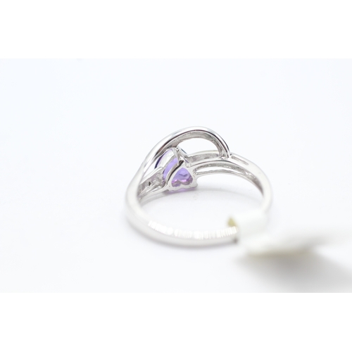 195 - 9ct gold amethyst and diamond ring (2.5g) Size O