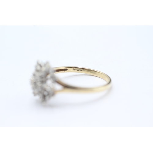 198 - 9ct gold and diamond star cluster set ring (2.2g) Size O