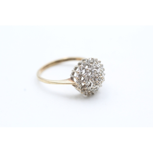 217 - 9ct gold diamond cluster ring (3g) Size R