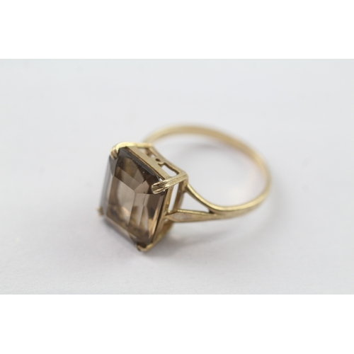 224 - 9ct gold vintage smokey quartz dress ring Size N