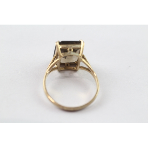 224 - 9ct gold vintage smokey quartz dress ring Size N