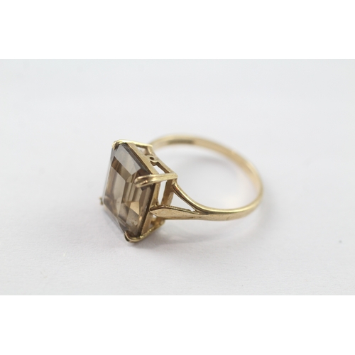 224 - 9ct gold vintage smokey quartz dress ring Size N