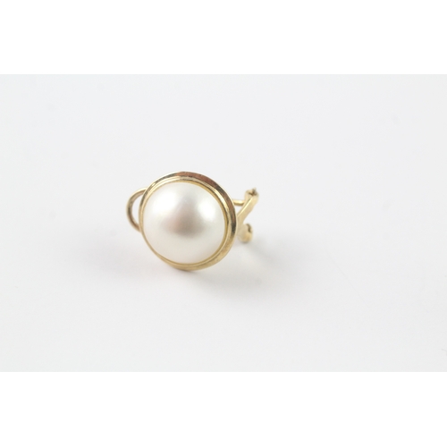 231 - 9ct gold mabe pearl earrings