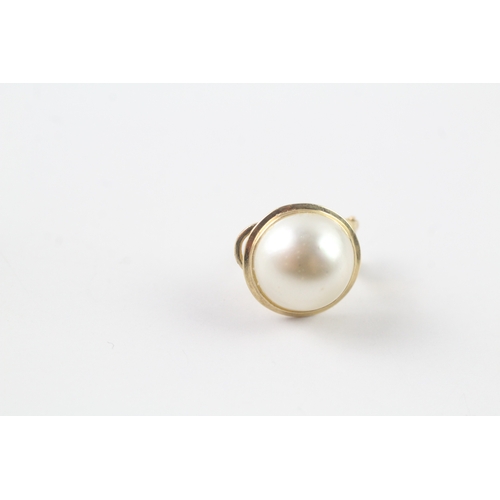 231 - 9ct gold mabe pearl earrings