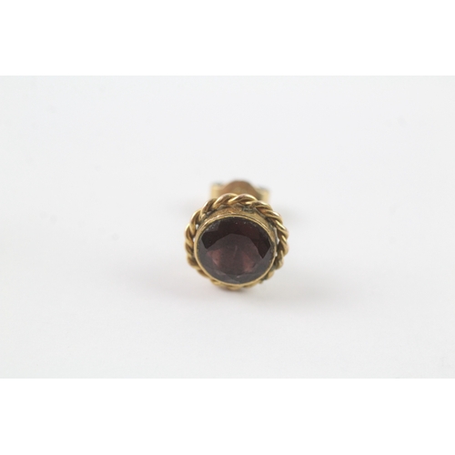 239 - 9ct gold garnet stud earrings