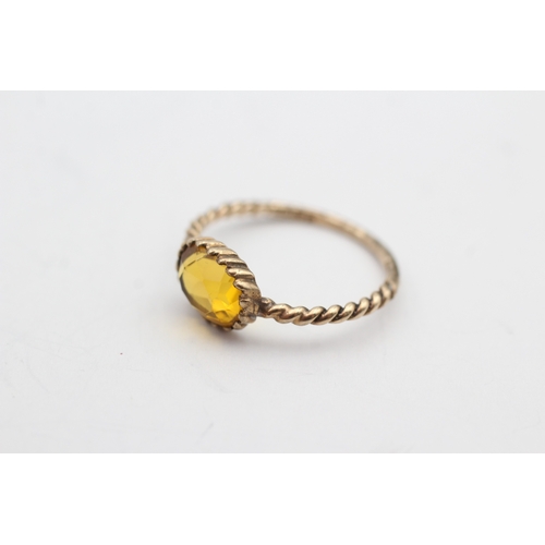 53 - 9ct gold vintage citrine paste dress ring (1.7g) Size L