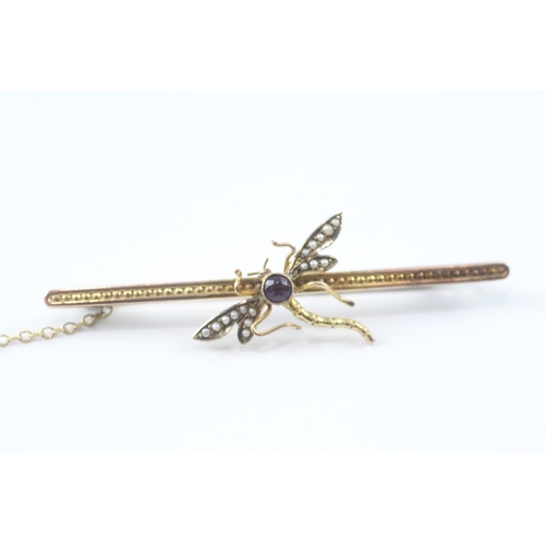 77 - 9ct gold vintage amethyst & seed pearl dragonfly bar brooch (3.5g)