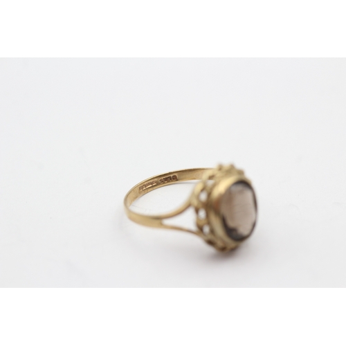 8 - 9ct gold vintage smokey quartz dress ring (2.2g) Size N